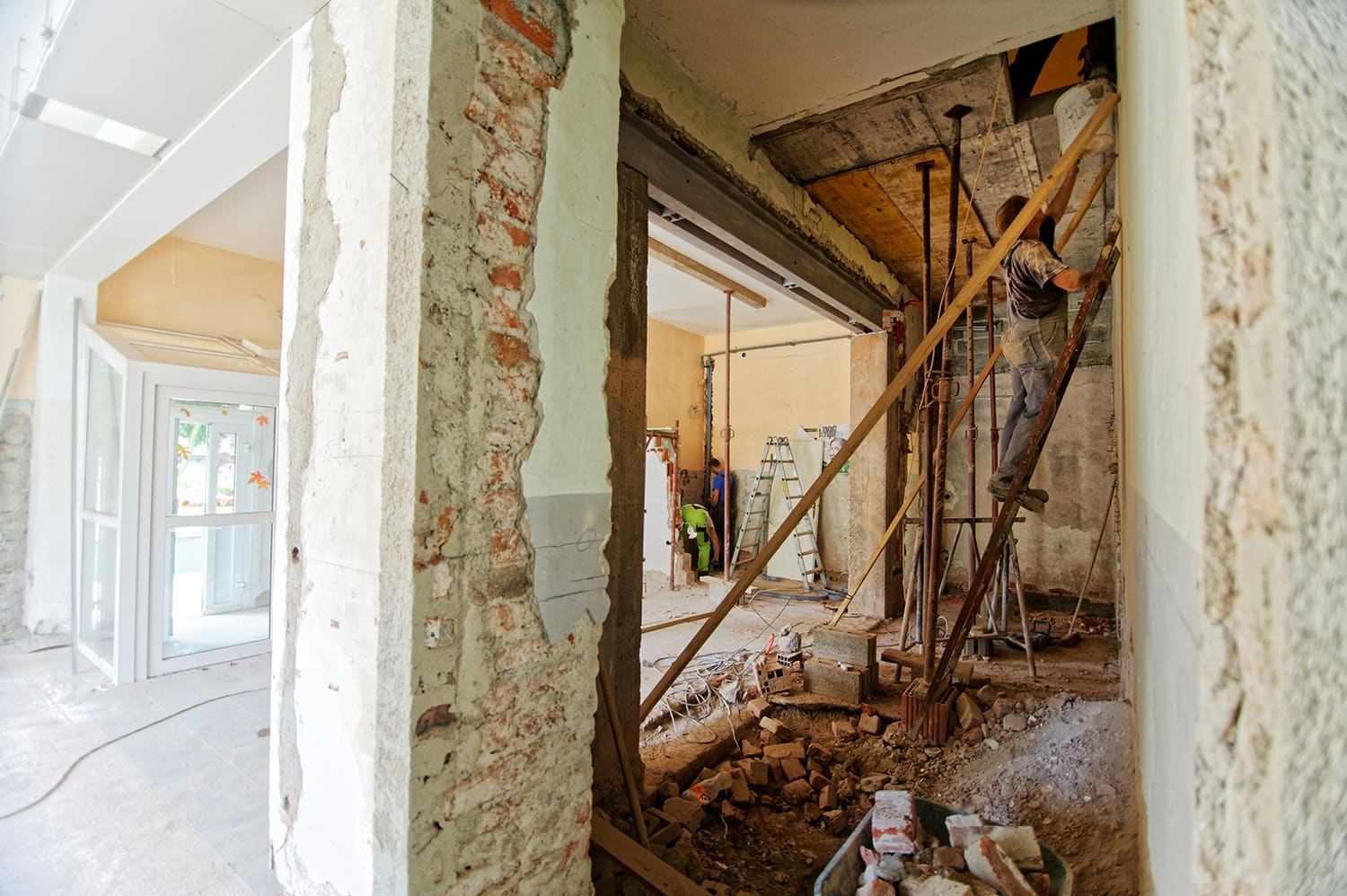 Accédez à des chantiers qualifiés, <b>entrez en contact directement</b> et <b>développez votre activité</b> grâce à Renovaweb©.